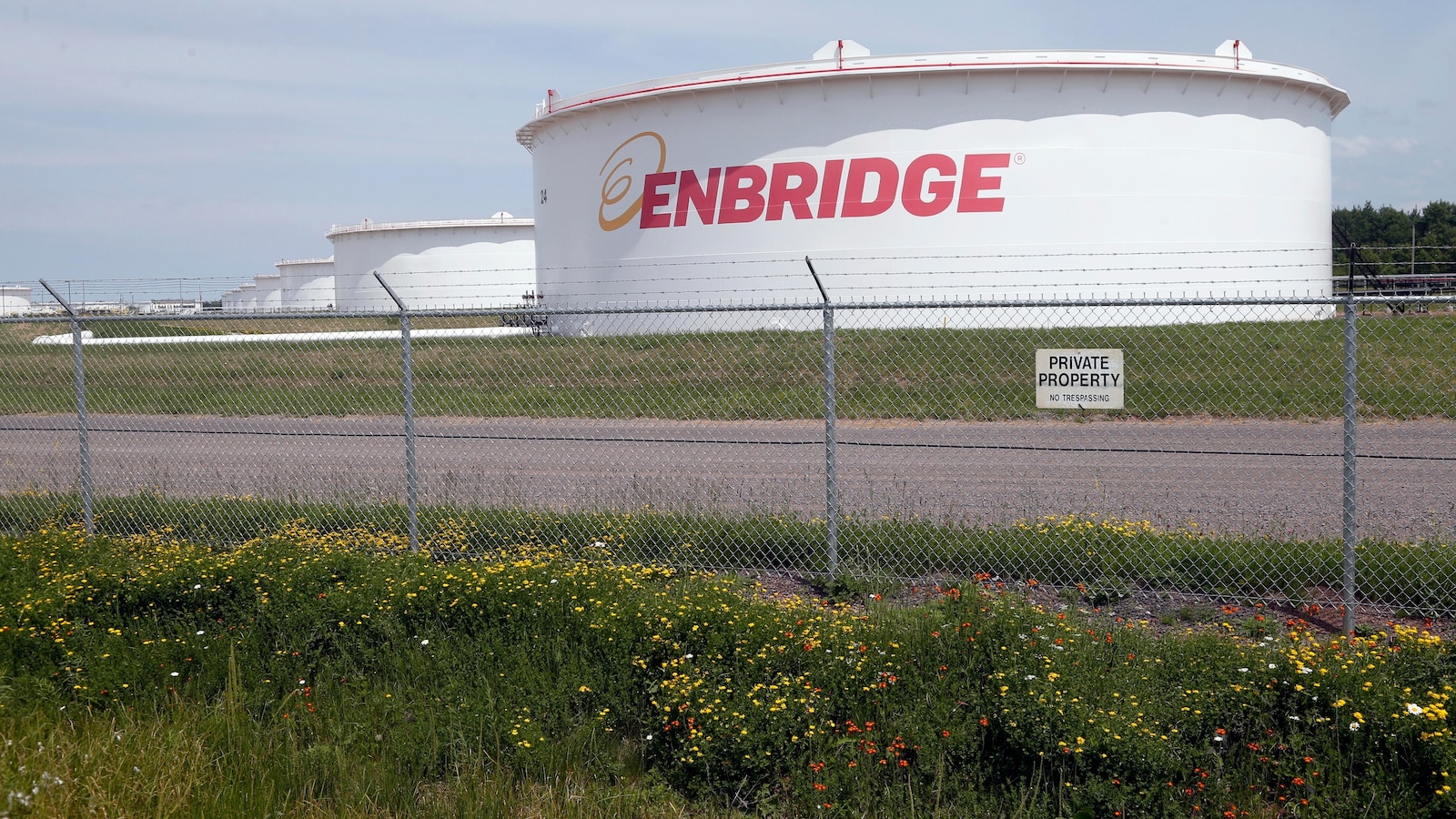 Enbridge pipeline spills 70,000 gallons of oil in Wisconsin